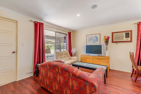 Brilliant, Neat, Convenient, Family-friendly House - Accommodation VIC 1