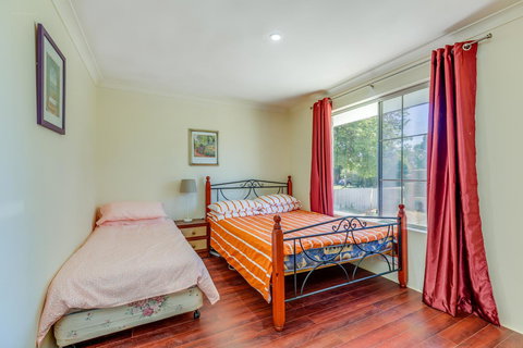 Brilliant, Neat, Convenient, Family-friendly House - Accommodation VIC 8