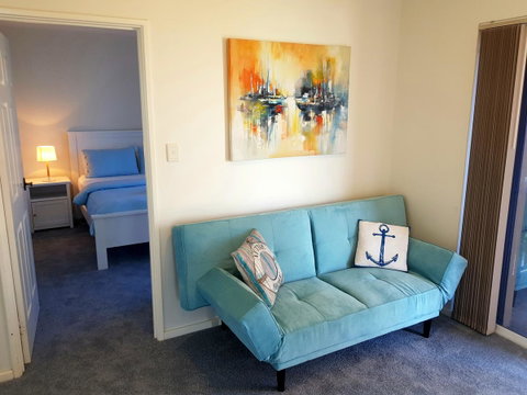 Caravel Beach House Mandurah - Accommodation VIC 6