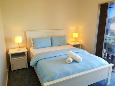 Caravel Beach House Mandurah - Accommodation VIC 15