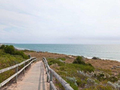 Caravel Beach House Mandurah - Accommodation VIC 20