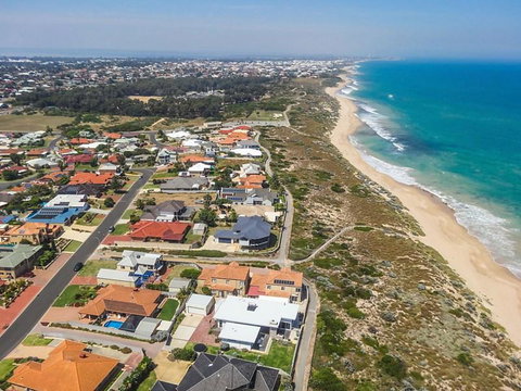 Caravel Beach House Mandurah - Accommodation VIC 17