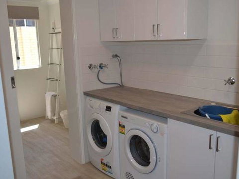 Caravel Beach House Mandurah - Accommodation VIC 33
