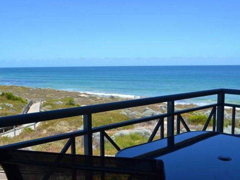 Caravel Beach House Mandurah - Accommodation VIC 26