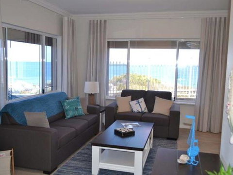 Caravel Beach House Mandurah - Accommodation VIC 24