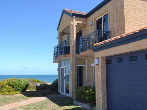Caravel Beach House Mandurah - Accommodation VIC 28