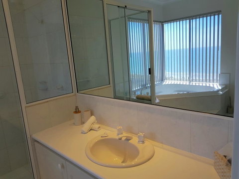 Caravel Beach House Mandurah - Accommodation VIC 13