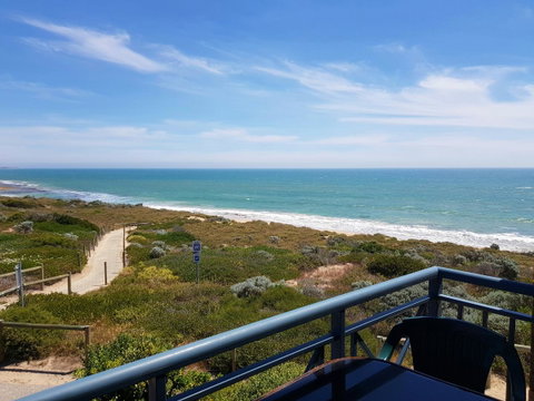 Caravel Beach House Mandurah - Accommodation VIC 8