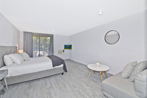 Atrium Hotel Mandurah - Accommodation VIC 14