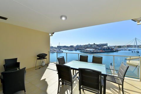 Dolphin Quay Apartments - Accommodation VIC 4