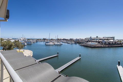 Dolphin Quay Apartments - Accommodation VIC 16