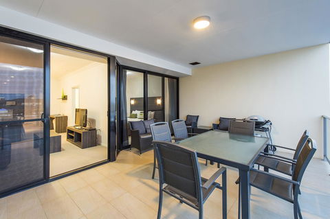 Dolphin Quay Apartments - Accommodation VIC 37