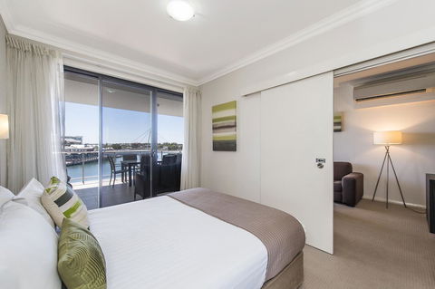 Dolphin Quay Apartments - Accommodation VIC 28