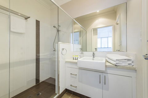Dolphin Quay Apartments - Accommodation VIC 40