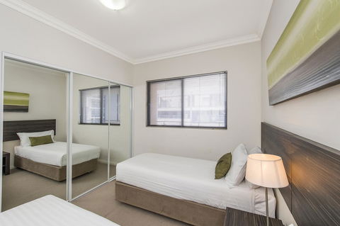 Dolphin Quay Apartments - Accommodation VIC 41