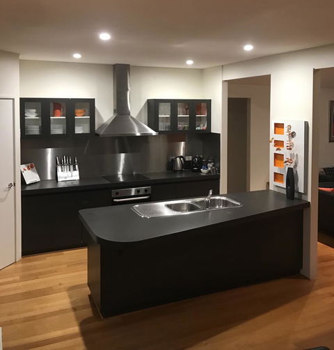 THE SANCTUARY LUXURY HOLIDAY HOME - Accommodation VIC 9