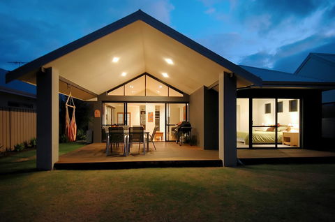 THE SANCTUARY LUXURY HOLIDAY HOME - Accommodation VIC 24