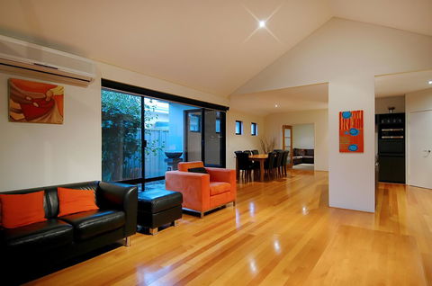 THE SANCTUARY LUXURY HOLIDAY HOME - Accommodation VIC 15