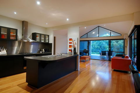 THE SANCTUARY LUXURY HOLIDAY HOME - Accommodation VIC 11