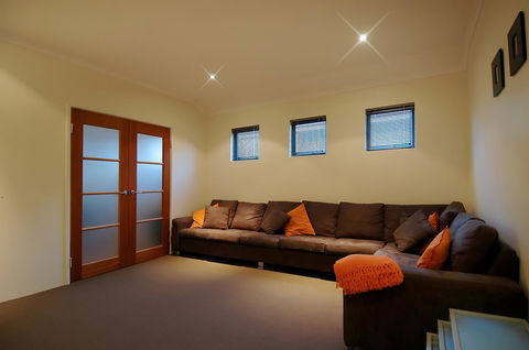 THE SANCTUARY LUXURY HOLIDAY HOME - Accommodation VIC 21