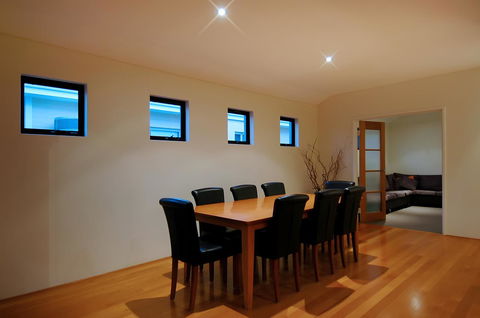 THE SANCTUARY LUXURY HOLIDAY HOME - Accommodation VIC 20