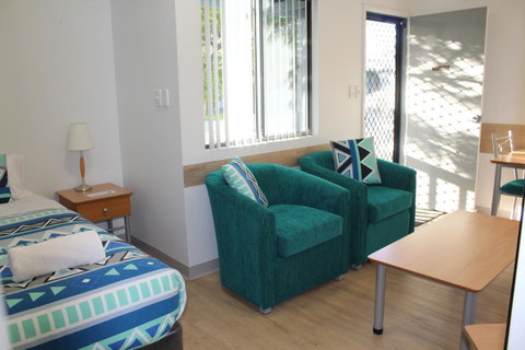 Mandurah Ocean Marina Chalets - Accommodation VIC 33
