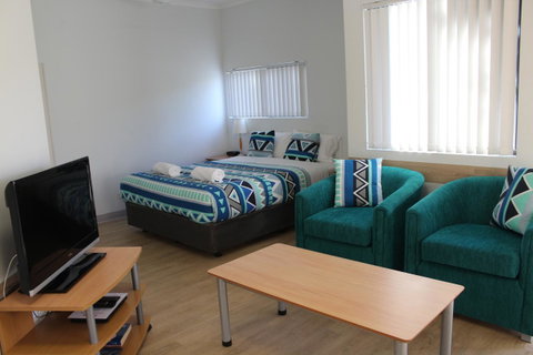 Mandurah Ocean Marina Chalets - Accommodation VIC 9