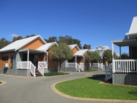 Mandurah Ocean Marina Chalets - Accommodation VIC 37