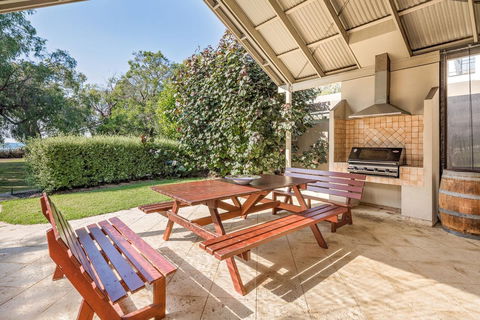 Geographe Cove Resort - Accommodation VIC 3