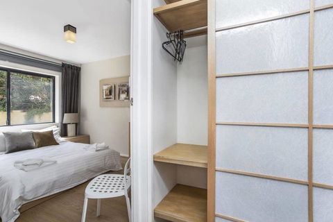 Gorgeous 26 1 Bed Designer Fitout Perfect Location - Accommodation VIC 43