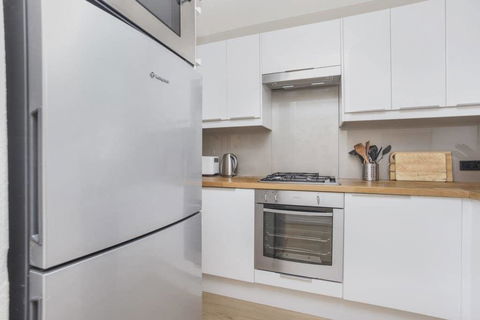 Gorgeous 26 1 Bed Designer Fitout Perfect Location - Accommodation VIC 40