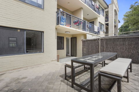 Gorgeous 26 1 Bed Designer Fitout Perfect Location - Accommodation VIC 15