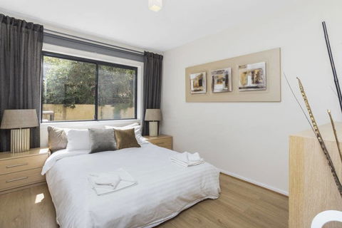 Gorgeous 26 1 Bed Designer Fitout Perfect Location - Accommodation VIC 39