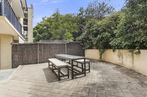 Gorgeous 26 1 Bed Designer Fitout Perfect Location - Accommodation VIC 21