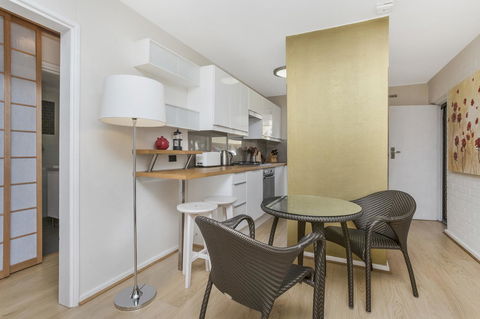 Gorgeous 26 1 Bed Designer Fitout Perfect Location - Accommodation VIC 12