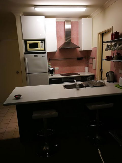 Superb 2 BR East Perth Apartment Location Comfort Space 1 - Accommodation VIC 13