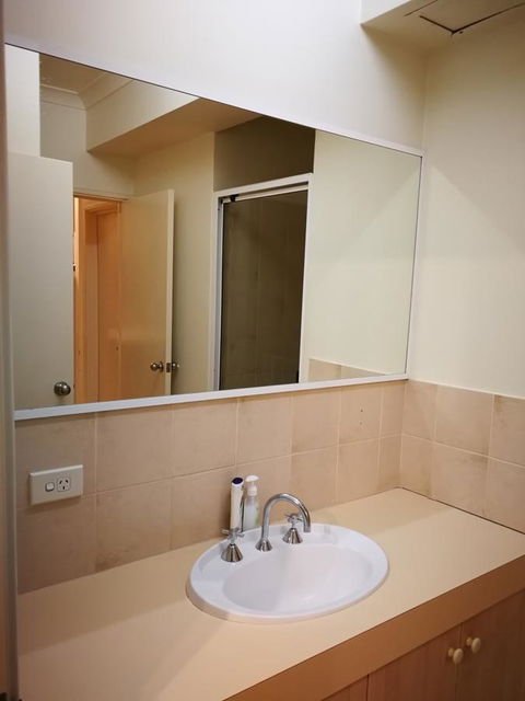 Superb 2 BR East Perth Apartment Location Comfort Space 1 - Accommodation VIC 11
