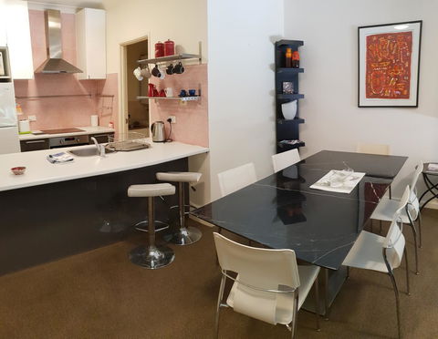 Superb 2 BR East Perth Apartment Location Comfort Space 1 - Accommodation VIC 2