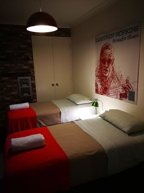 Superb 2 BR East Perth Apartment Location Comfort Space 1 - Accommodation VIC 12