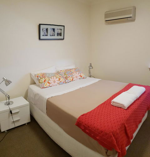 Superb 2 BR East Perth Apartment Location Comfort Space 1 - Accommodation VIC 4