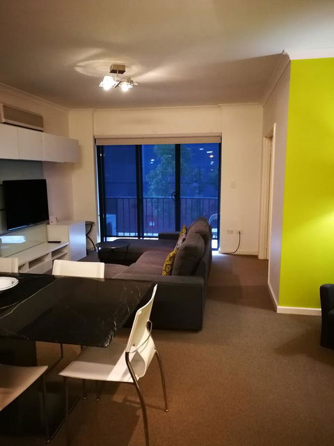 Superb 2 BR East Perth Apartment Location Comfort Space 1 - Accommodation VIC 6
