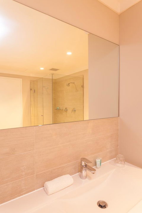 The Marina Hotel - Mindarie - Accommodation VIC 13
