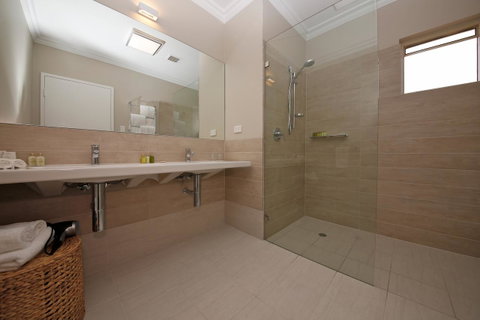 The Marina Hotel - Mindarie - Accommodation VIC 15