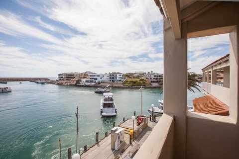 The Marina Hotel - Mindarie - Accommodation VIC 2