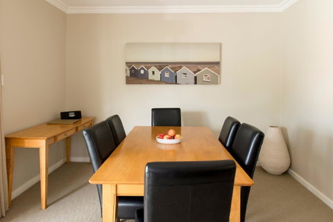 The Marina Hotel - Mindarie - Accommodation VIC 25