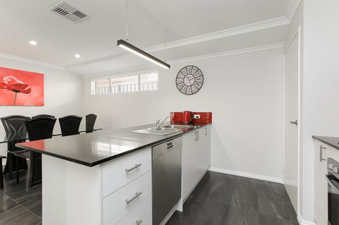Perth Comfy Stays - Accommodation VIC 14