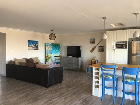 Halls Head Beach House - Accommodation VIC 5