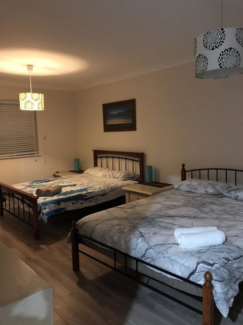 Halls Head Beach House - Accommodation VIC 9