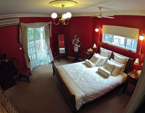 Lanterns Retreats - Accommodation VIC 7