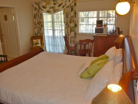 Lanterns Retreats - Accommodation VIC 9